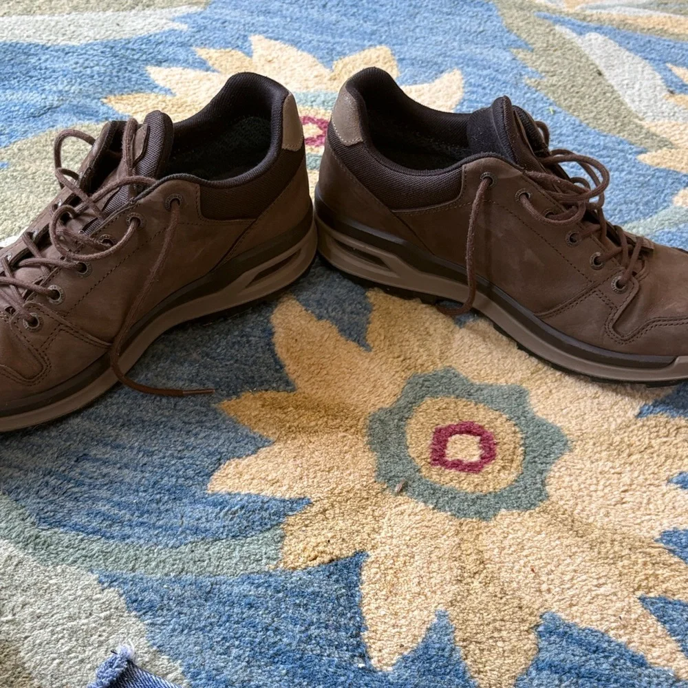 Lowa‎ Locarno GTX Men’s Waterproof Hiking Shows